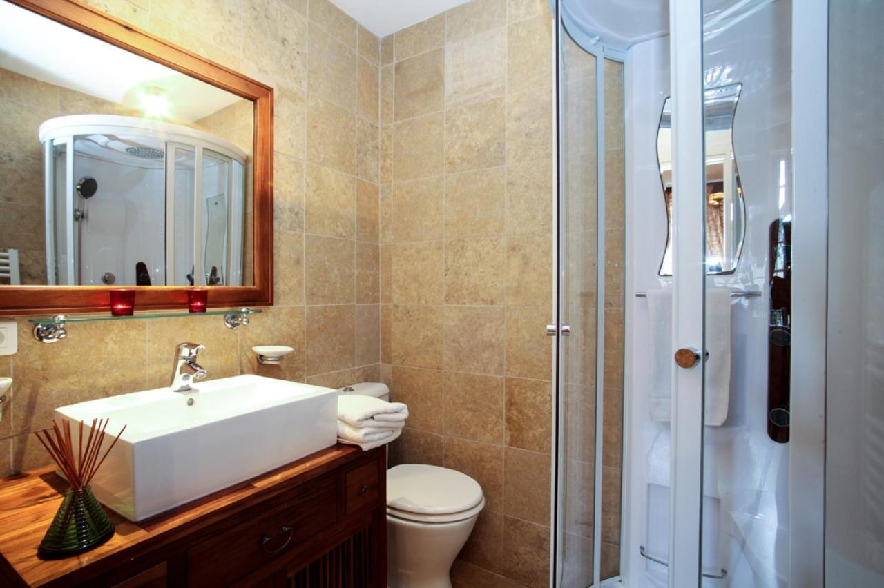 In Sarlat Luxury Rentals, Medieval Center - Maison Fenelon Exterior foto